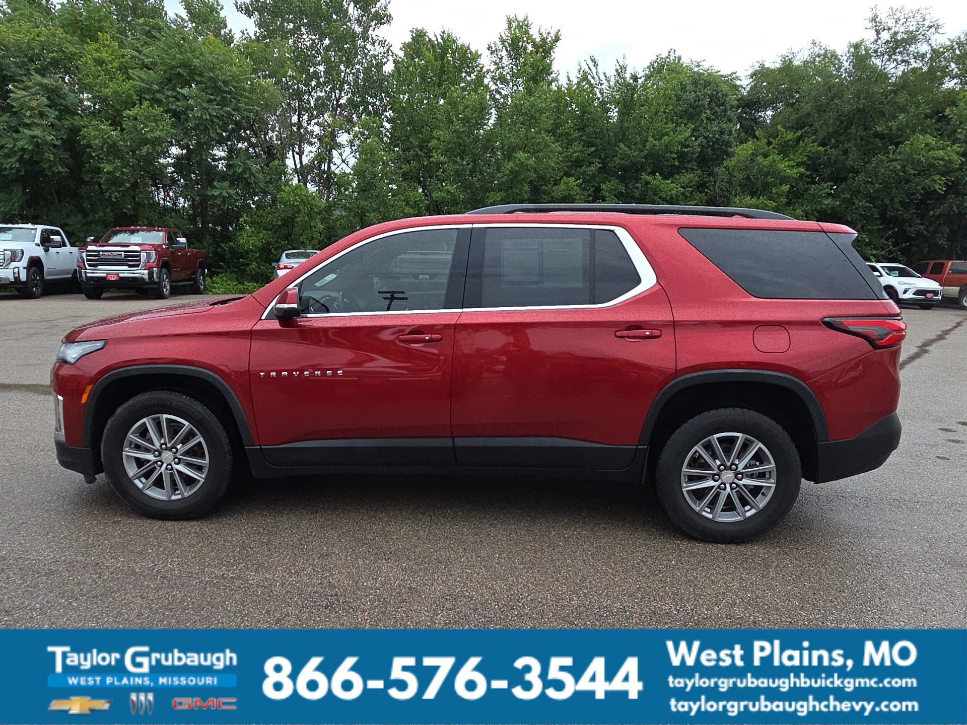 Used 2023 Chevrolet Traverse LT FWD image 5