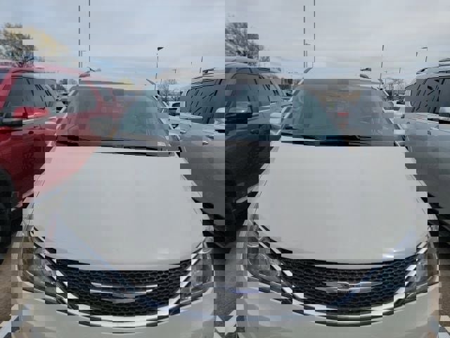 Used 2020 Chrysler Pacifica Touring-L Plus image 2