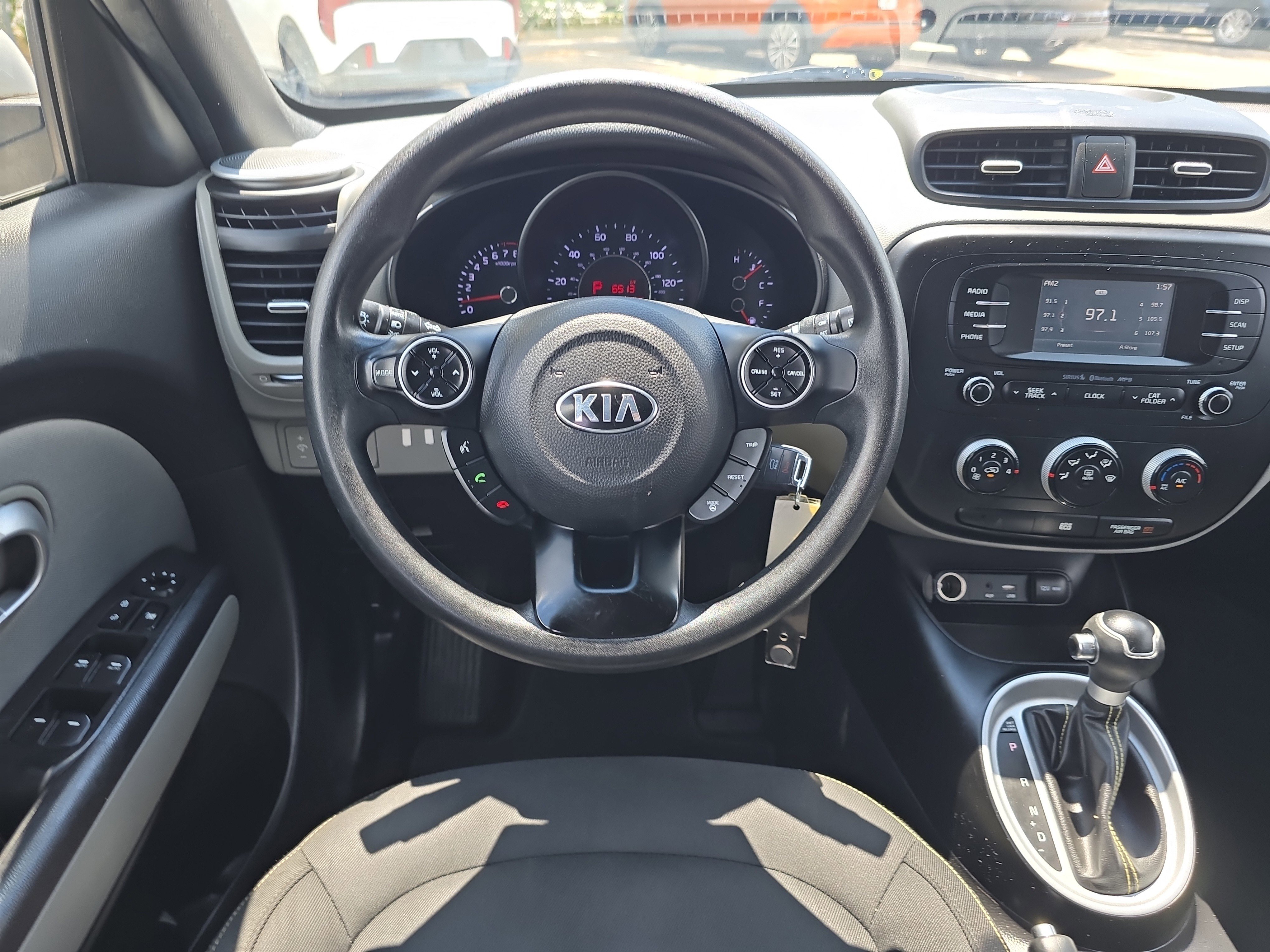 Used 2016 Kia Soul + image 13