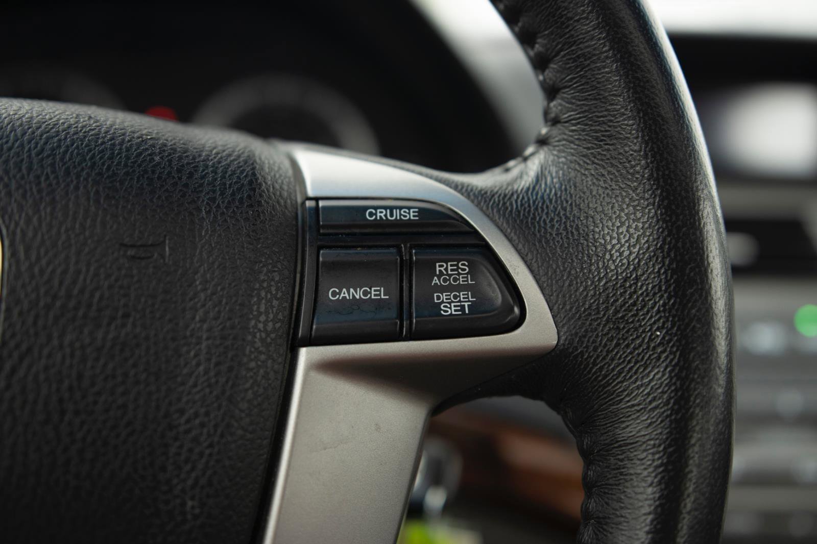 Used 2011 Honda Accord EX-L image 7