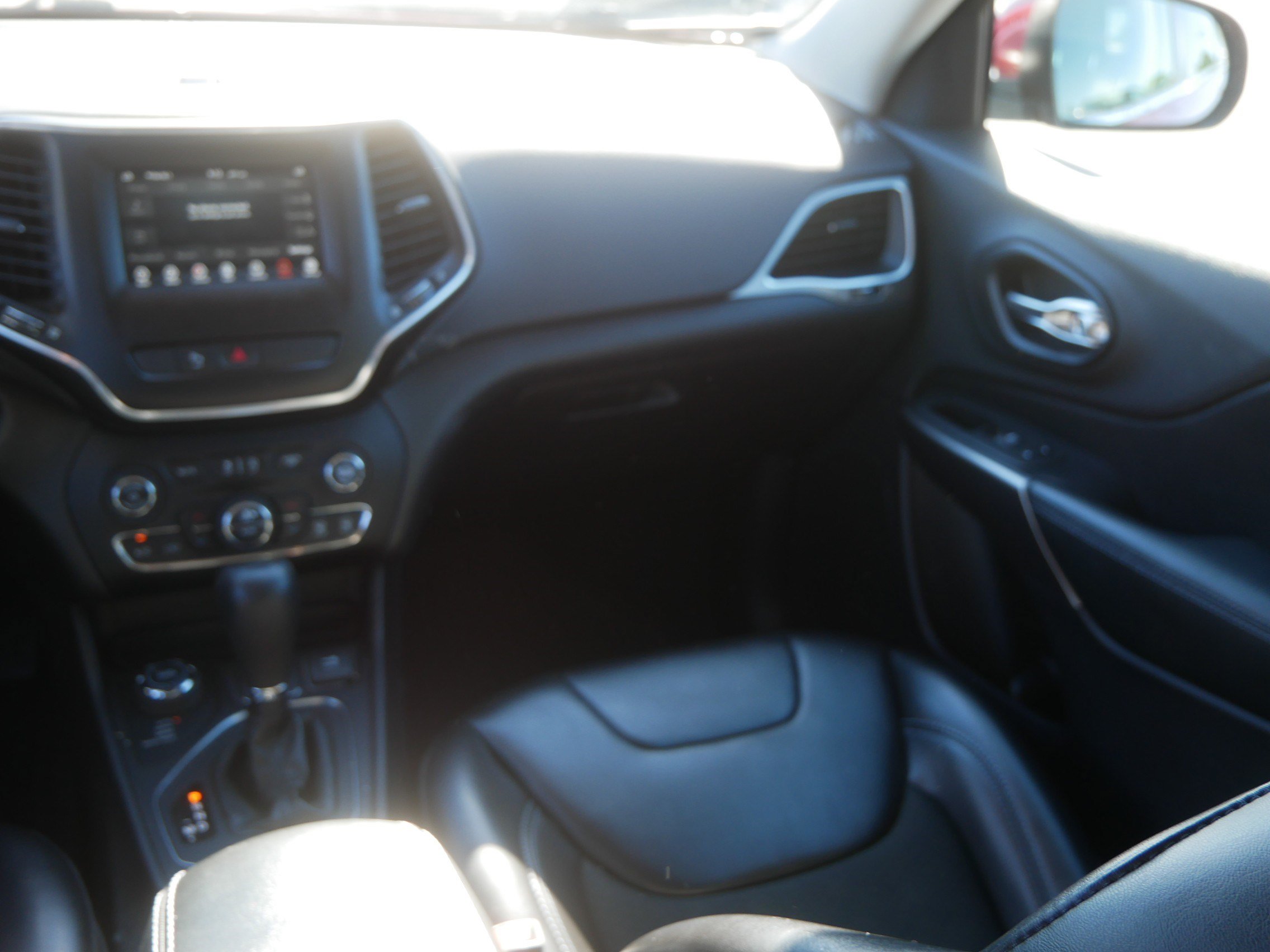 Certified 2020 Jeep Cherokee Latitude Plus w/ Comfort/Convenience Group AWD/4WD image 11