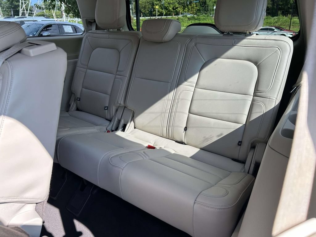 Used 2018 Lincoln Navigator Reserve w/ Technology Package AWD/4WD image 12