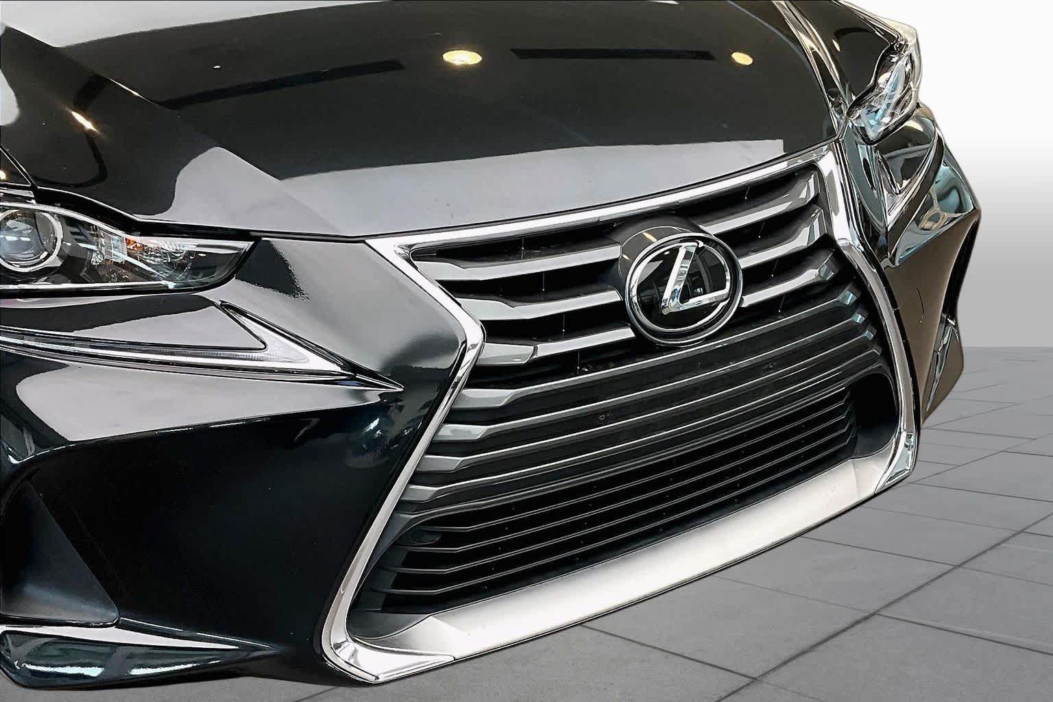 Used 2019 Lexus IS 300 w/ Navigation Package RWD image 32