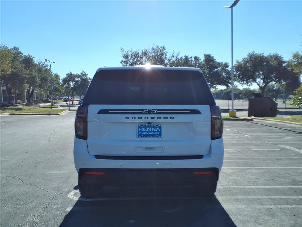 Used 2024 Chevrolet Suburban Z71 w/ Z71 Off-Road Package AWD/4WD image 7