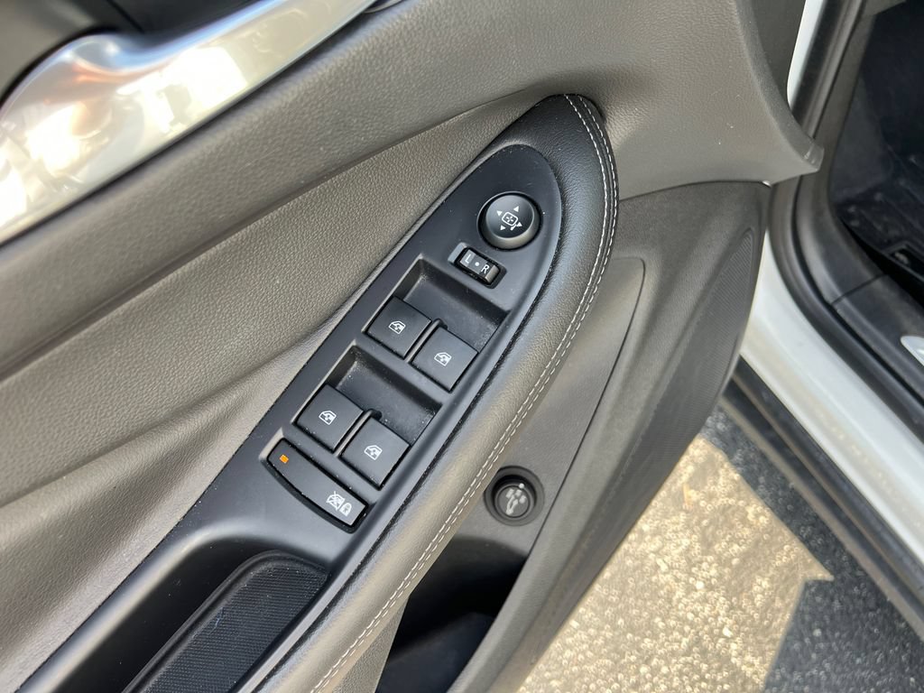 Used 2020 Buick Envision Essence AWD/4WD image 20