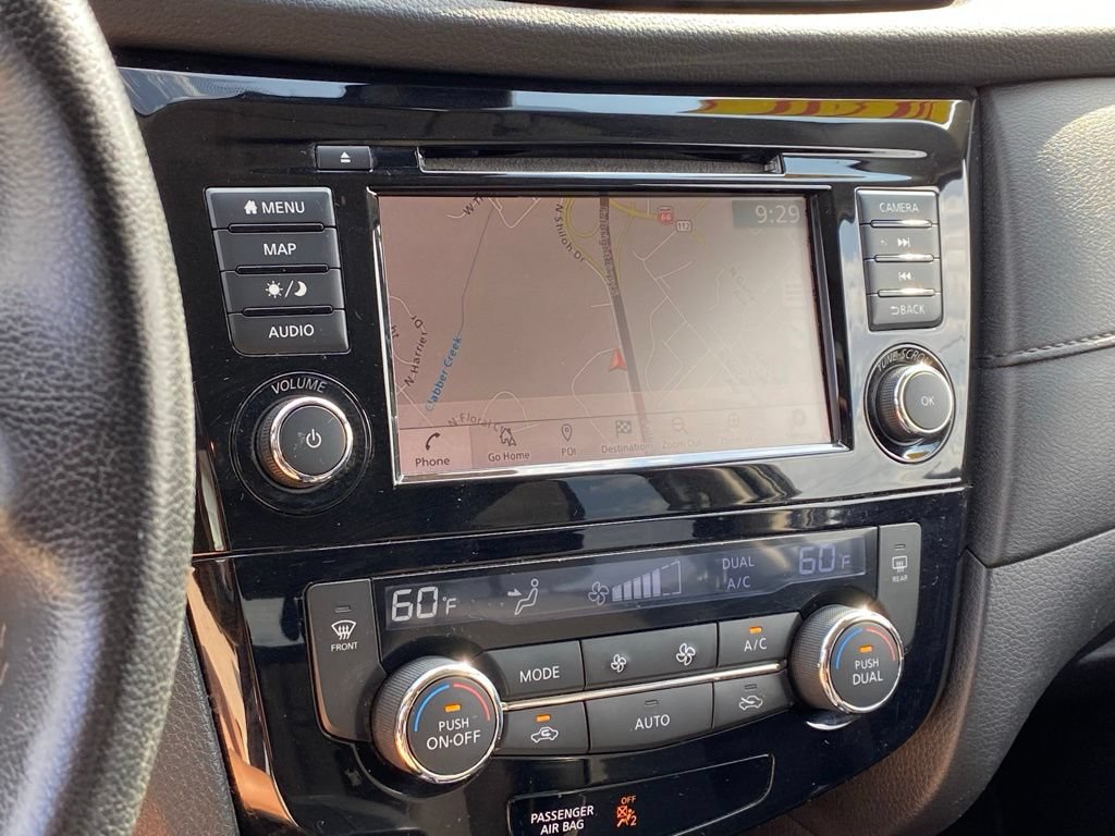 Used 2020 Nissan Rogue SV w/ Premium Package FWD image 16