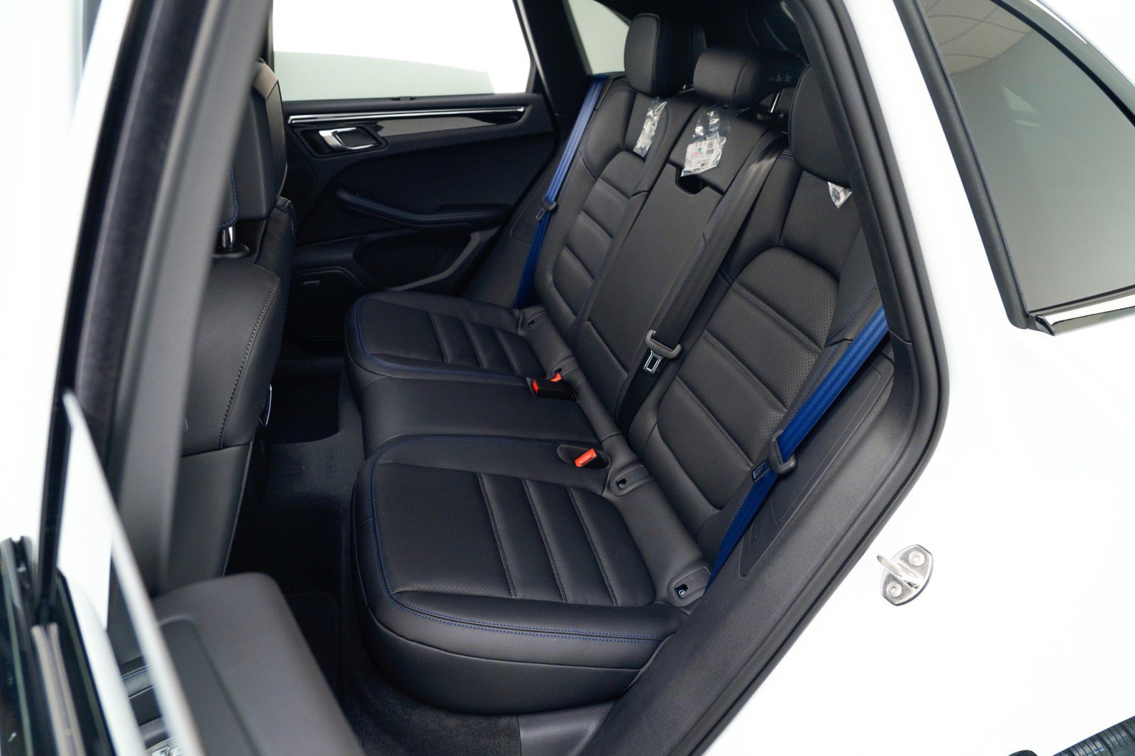 New 2026 Porsche Macan S image 33