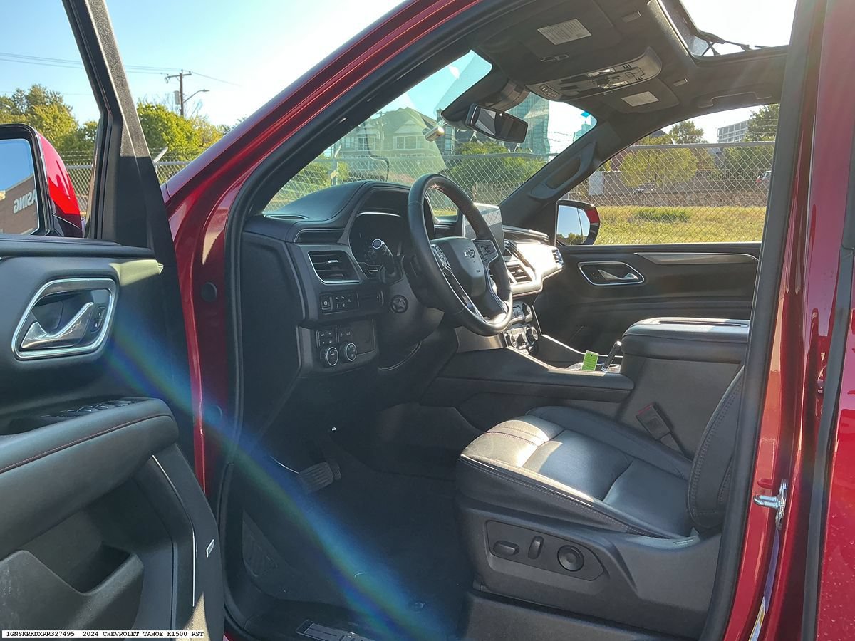 Used 2024 Chevrolet Tahoe RST w/ Luxury Package AWD/4WD image 8