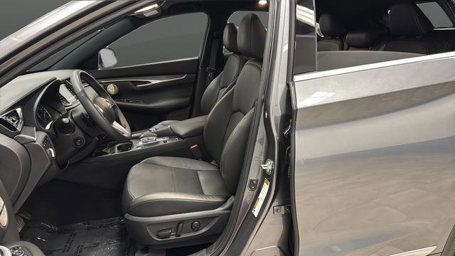 Used 2025 INFINITI QX55 Essential w/ Accent Package AWD/4WD image 9