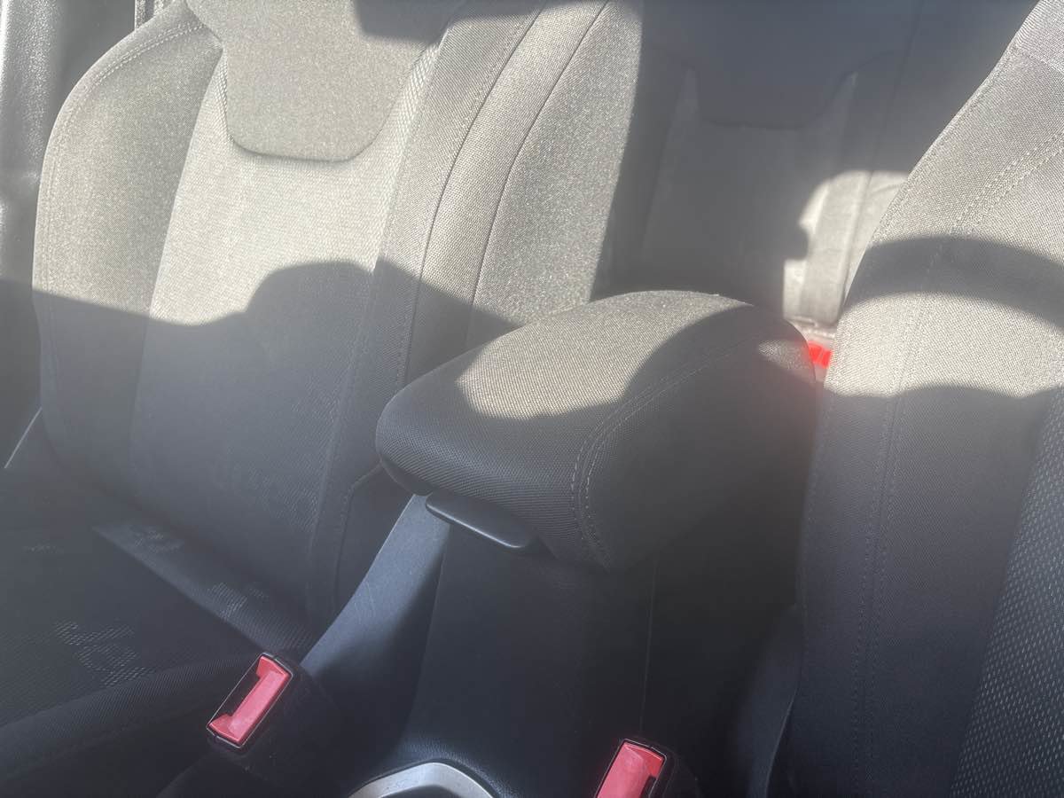 Used 2017 Jeep Renegade Latitude image 20