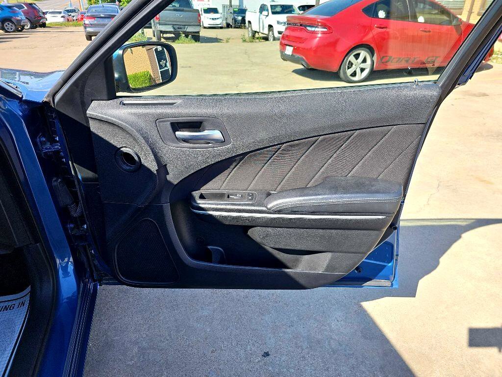 Used 2022 Dodge Charger SXT image 18