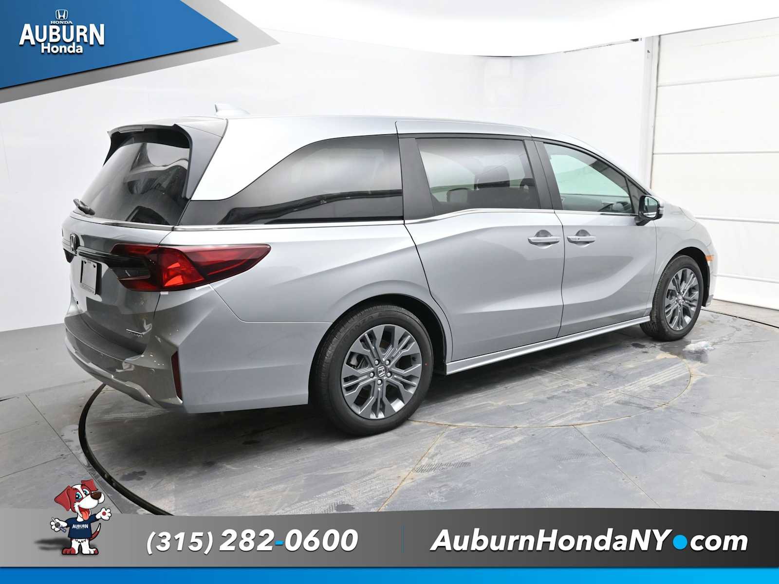 New 2026 Honda Odyssey Touring image 13