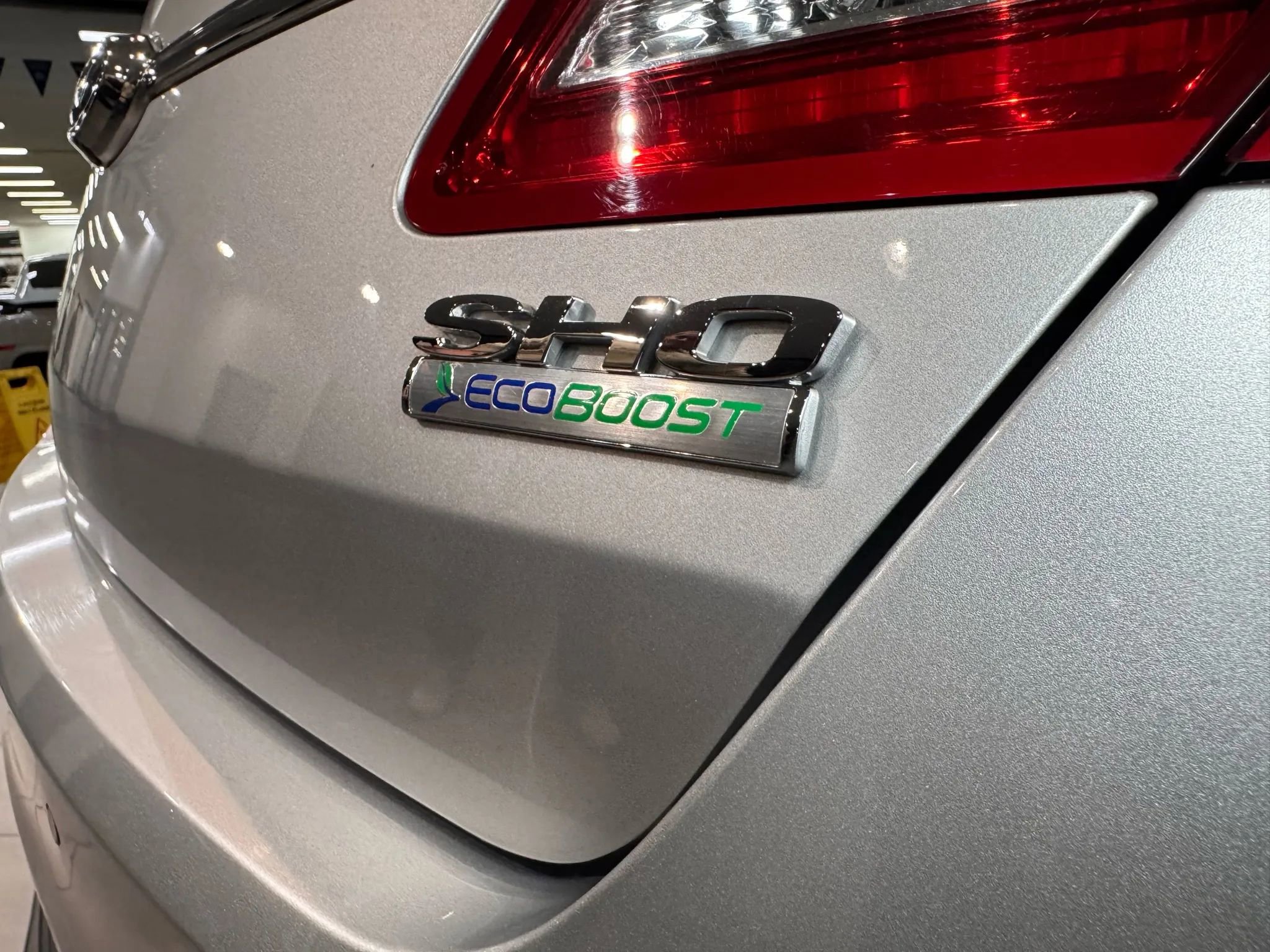 Used 2013 Ford Taurus SHO image 40