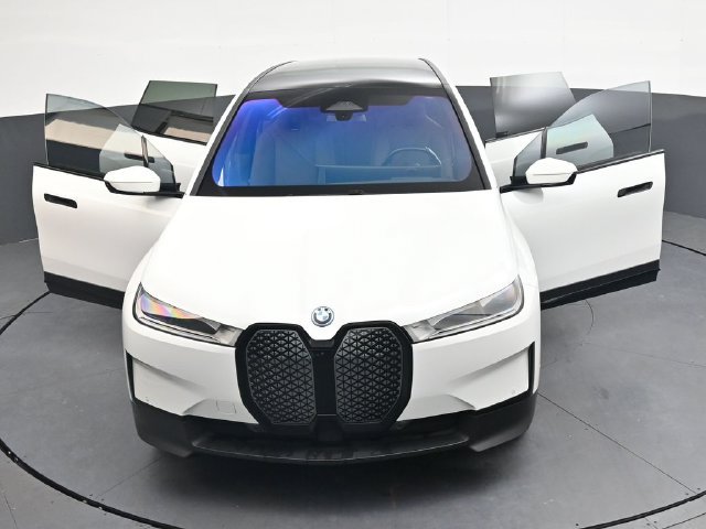 Certified 2024 BMW iX xDrive50 w/ Premium Package AWD/4WD image 39