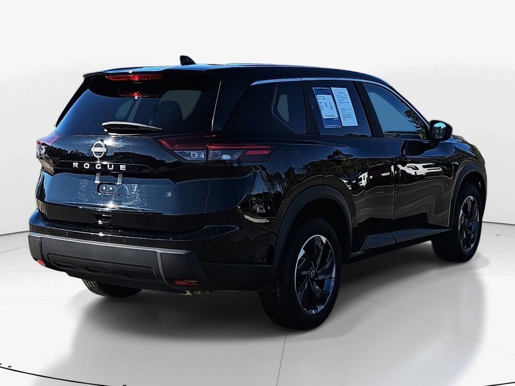 Used 2025 Nissan Rogue SV image 5