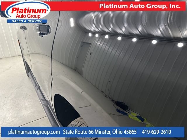 Used 2022 Chevrolet Tahoe LT w/ Luxury Package AWD/4WD image 38