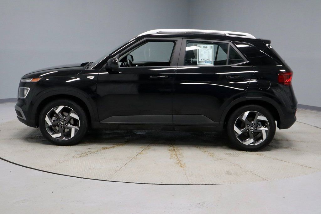 Certified 2025 Hyundai Venue SEL image 7