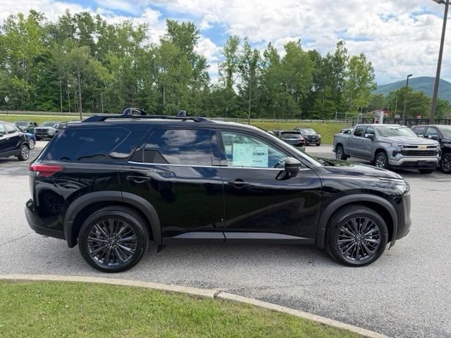 New 2026 Nissan Pathfinder SL w/ SL Premium Package AWD/4WD image 4