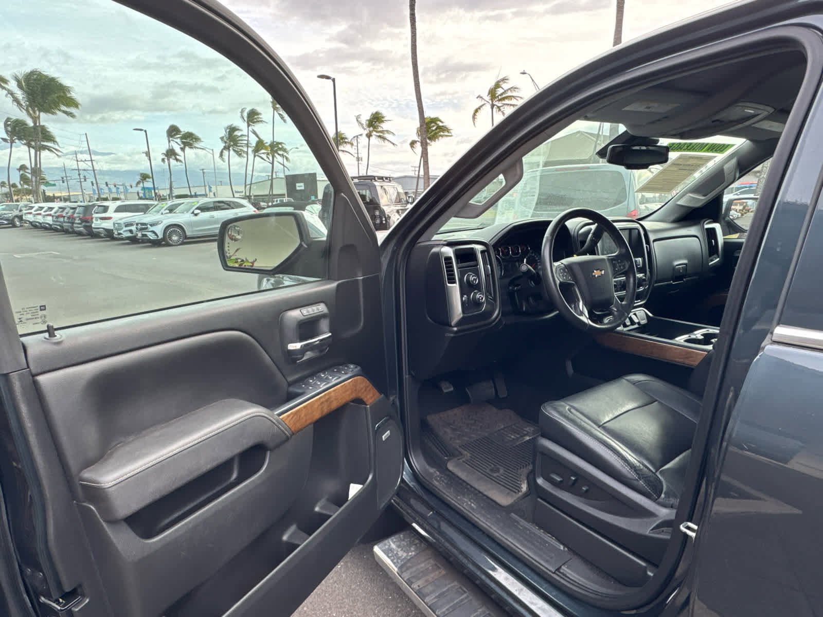 Used 2017 Chevrolet Silverado 1500 LTZ w/ LTZ Plus Package image 10