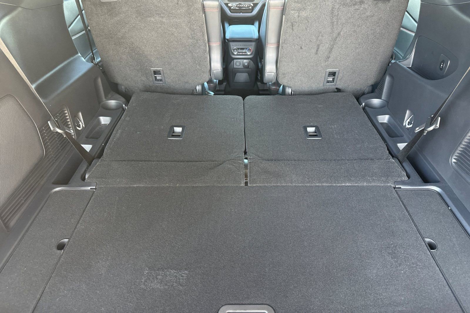 Used 2025 Ford Explorer ST image 16