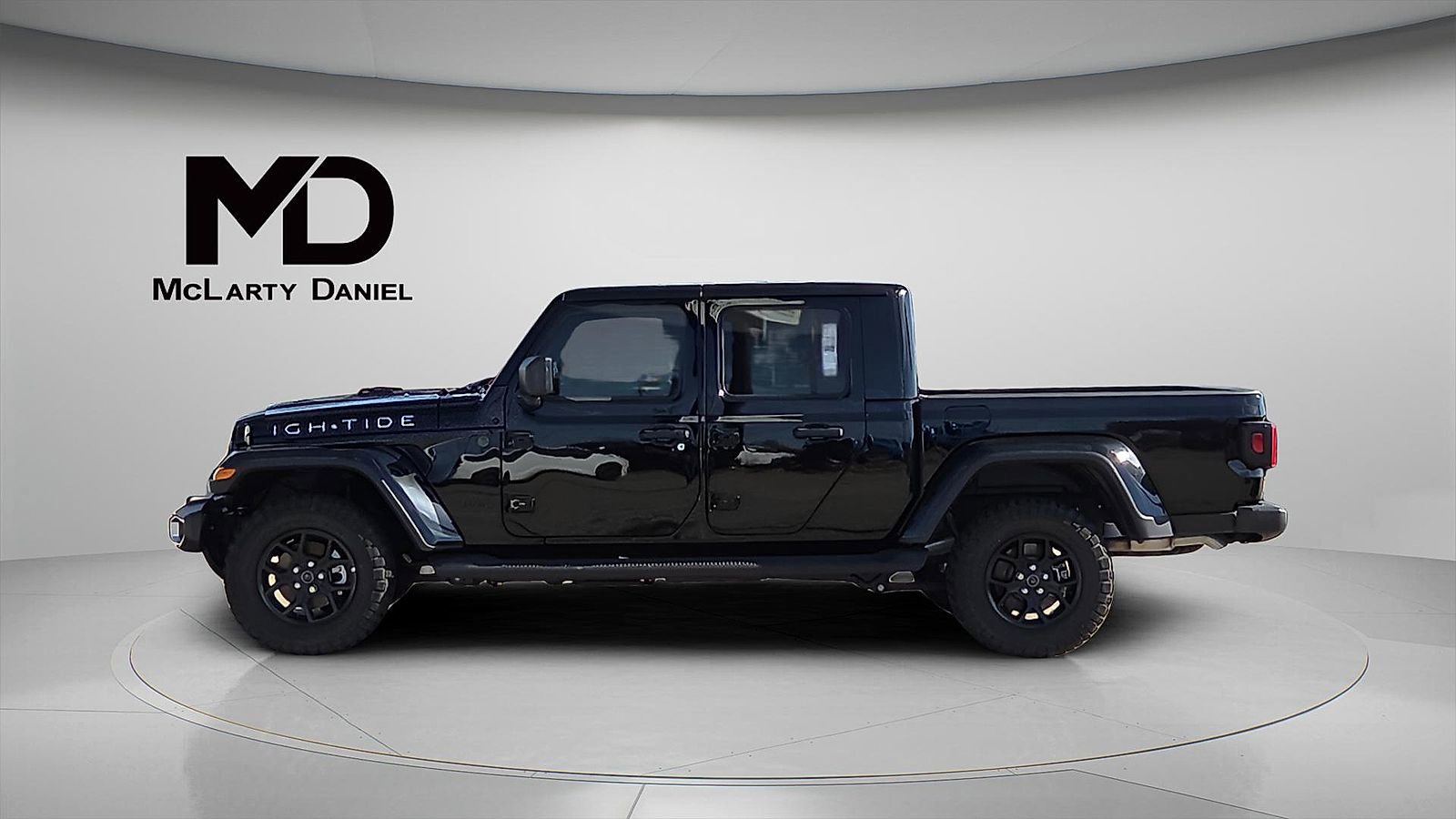 New 2025 Jeep Gladiator Sport image 3