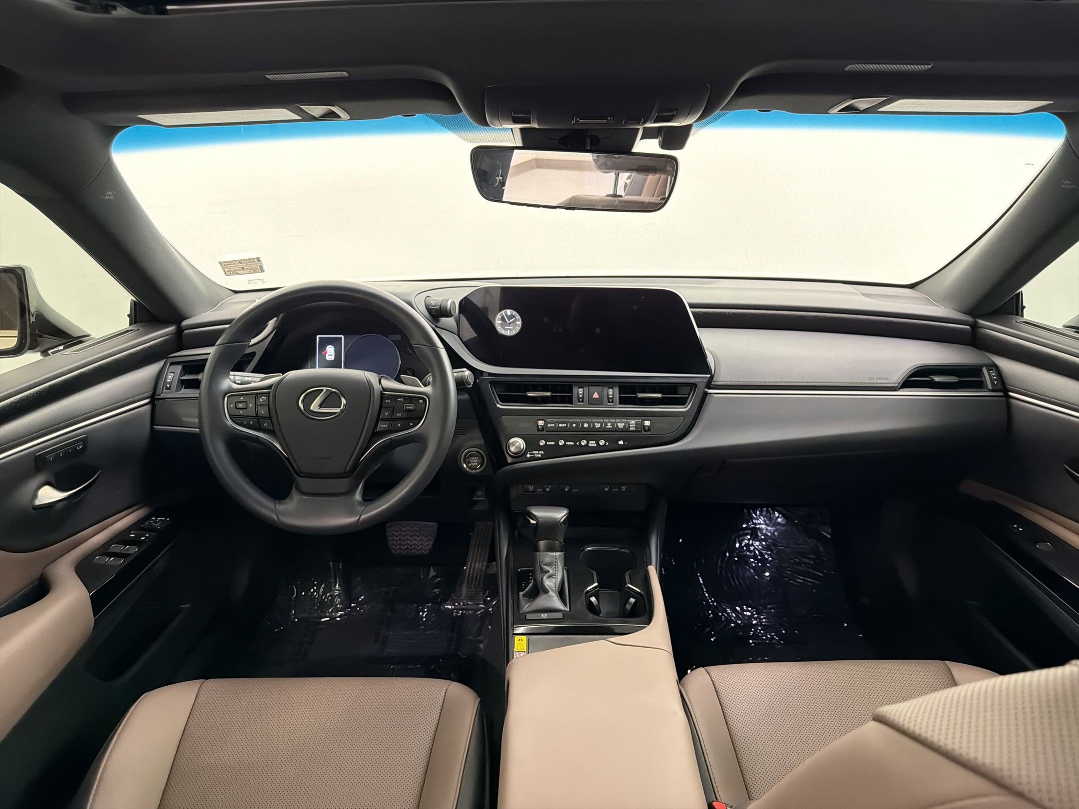 Certified 2025 Lexus ES 350 w/ Premium Package FWD image 17