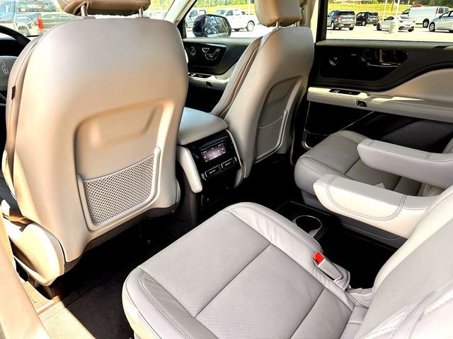 Used 2023 Lincoln Aviator Reserve w/ Elements Package Plus RWD image 20