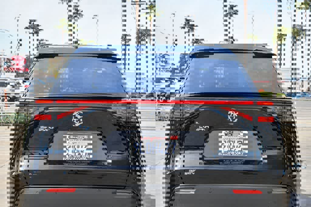 Used 2024 Toyota bZ4X XLE w/ Weather Package image 6