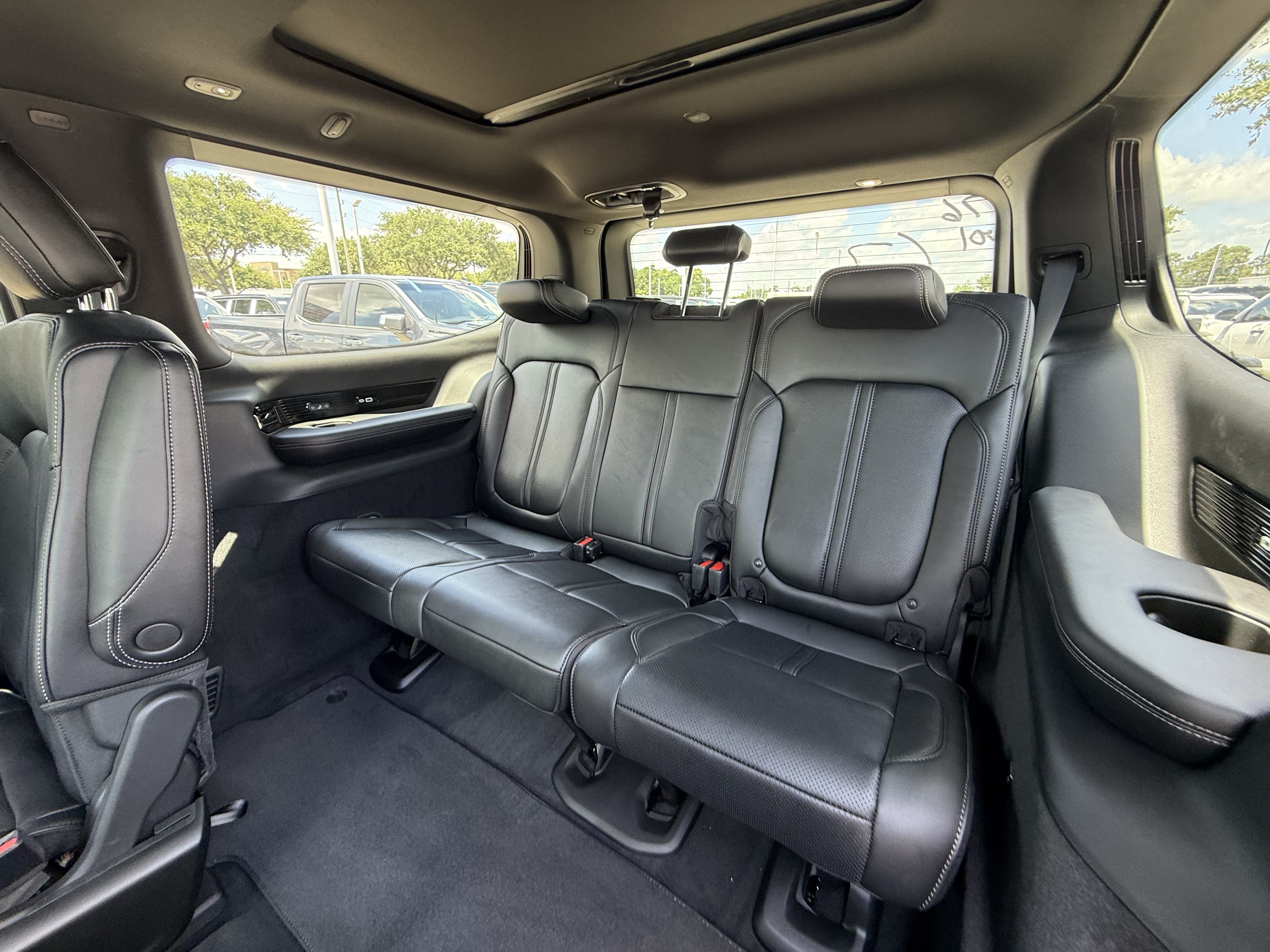 New 2026 Jeep Grand Wagoneer Summit w/ Premium Group III AWD/4WD image 16