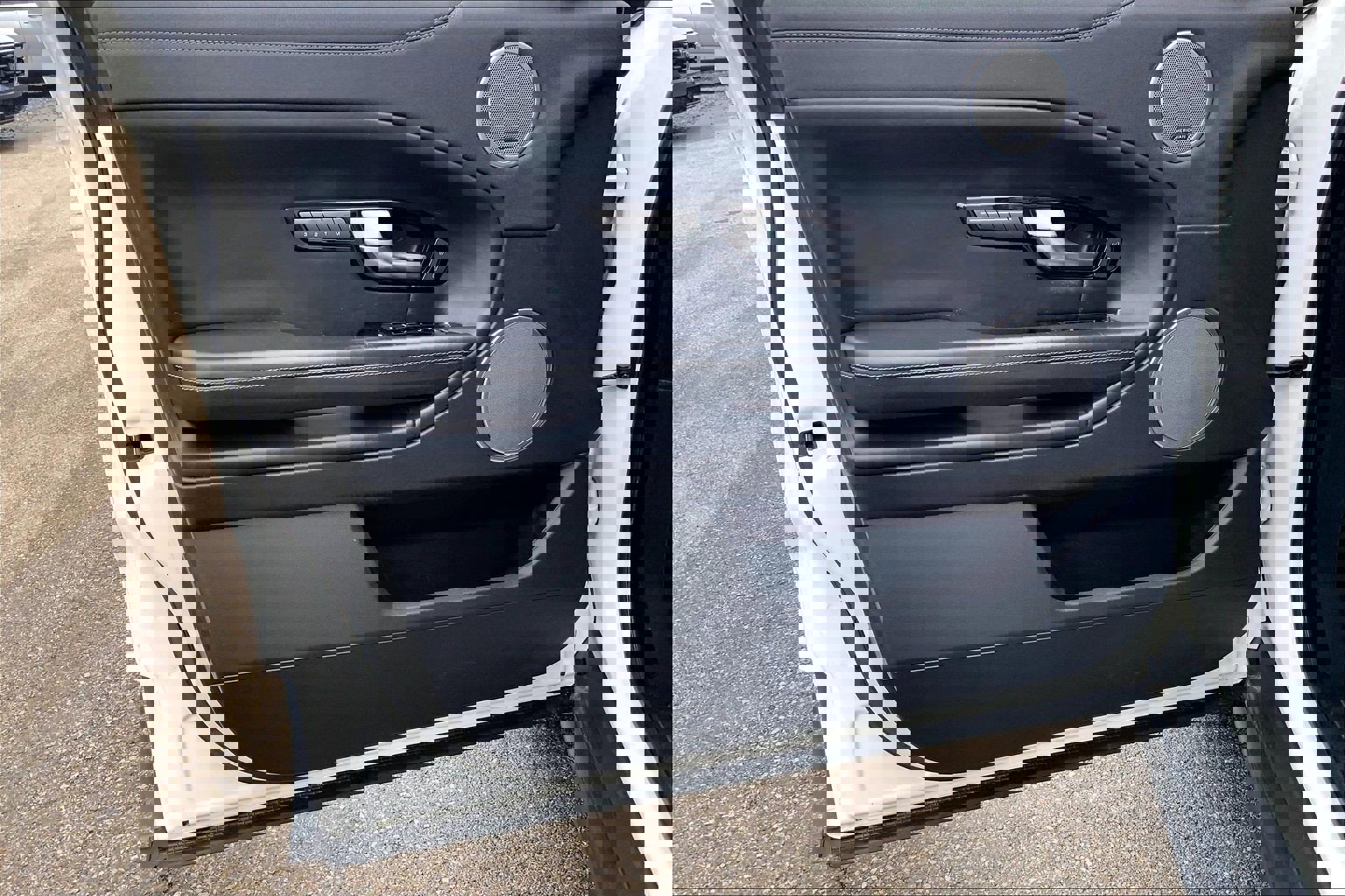 Used 2017 Land Rover Range Rover Evoque HSE Dynamic image 25