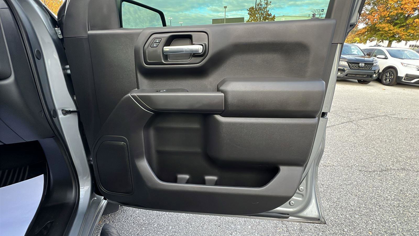 Used 2025 Chevrolet Silverado 1500 Custom w/ Turbomax Blackout Package image 12