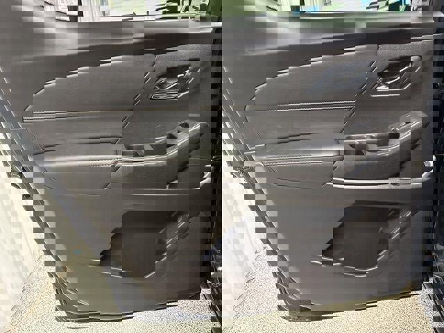 Used 2021 Chevrolet Traverse LT image 25