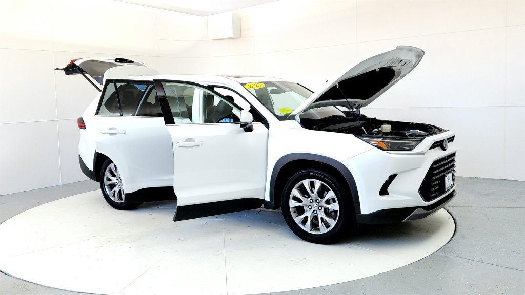 Certified 2025 Toyota Grand Highlander FWD image 12