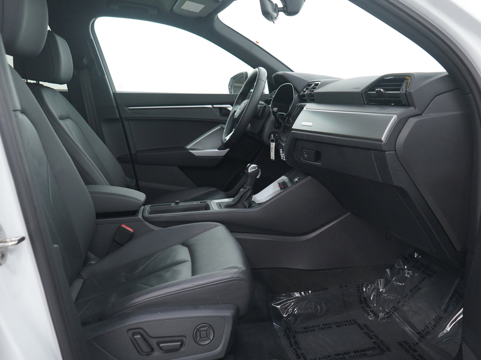 Used 2025 Audi Q3 2.0T Premium image 11