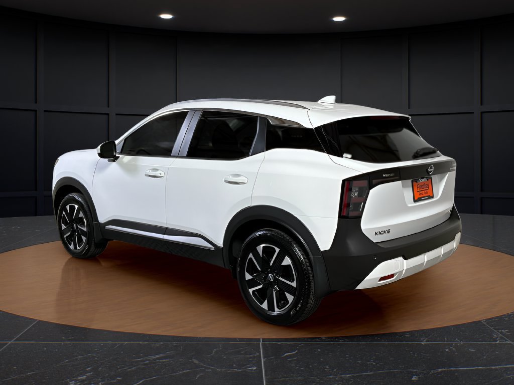 Used 2025 Nissan Kicks SV w/ SV Premium Package AWD/4WD image 3