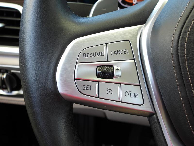 Used 2021 BMW 740i w/ Premium Package image 96