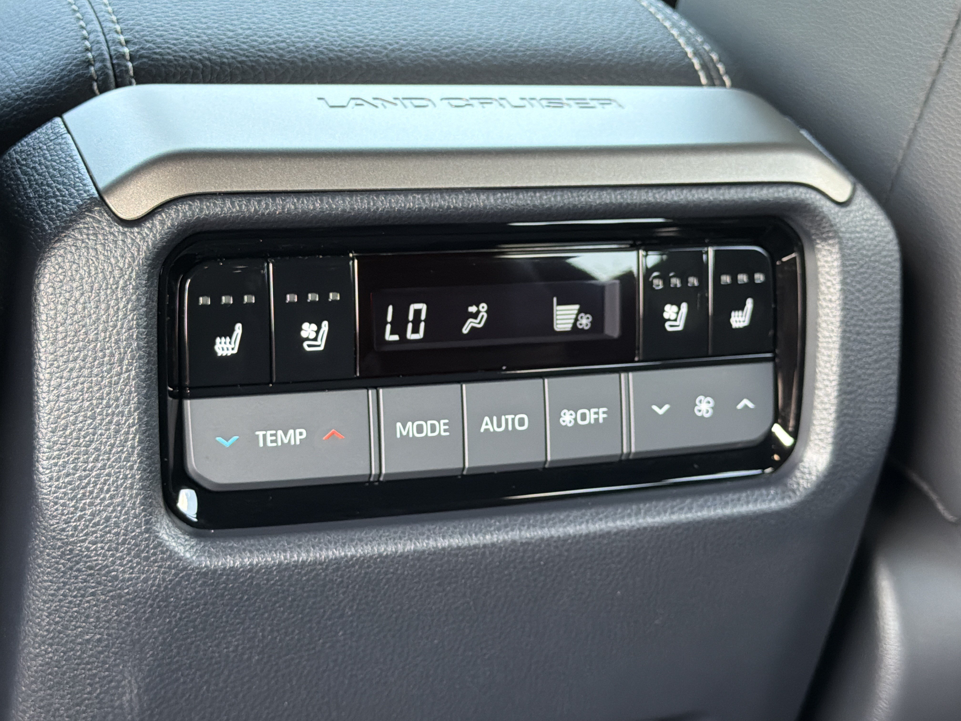 Used 2027 Toyota Land Cruiser w/ Premium Package AWD/4WD image 28