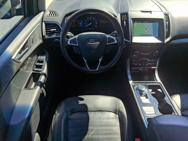 Used 2019 Ford Edge SEL w/ Equipment Group 201A AWD/4WD image 2