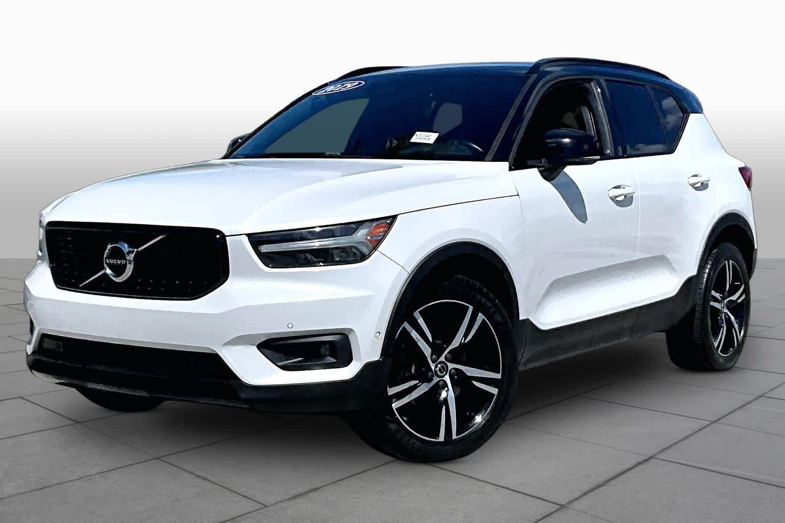 Used 2019 Volvo XC40 AWD T5 image 1