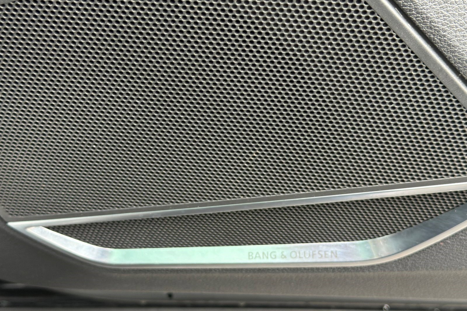 Used 2020 Audi Q3 2.0T Prestige w/ Prestige Package image 23