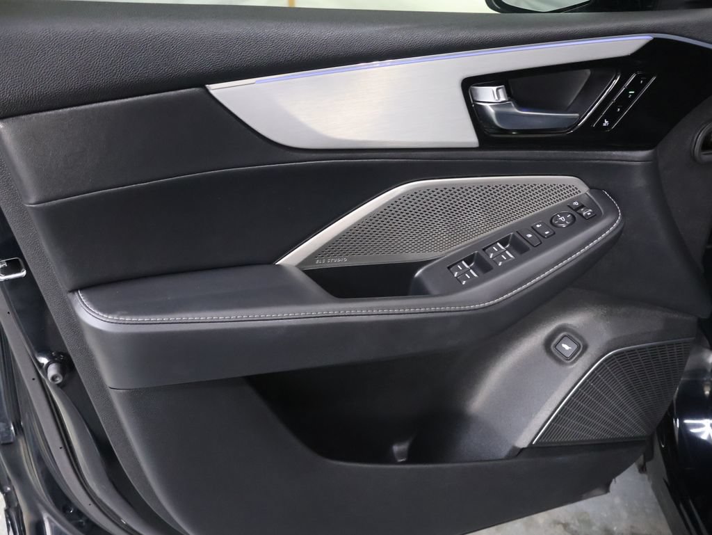 Used 2023 Acura MDX FWD w/ Technology Package image 16