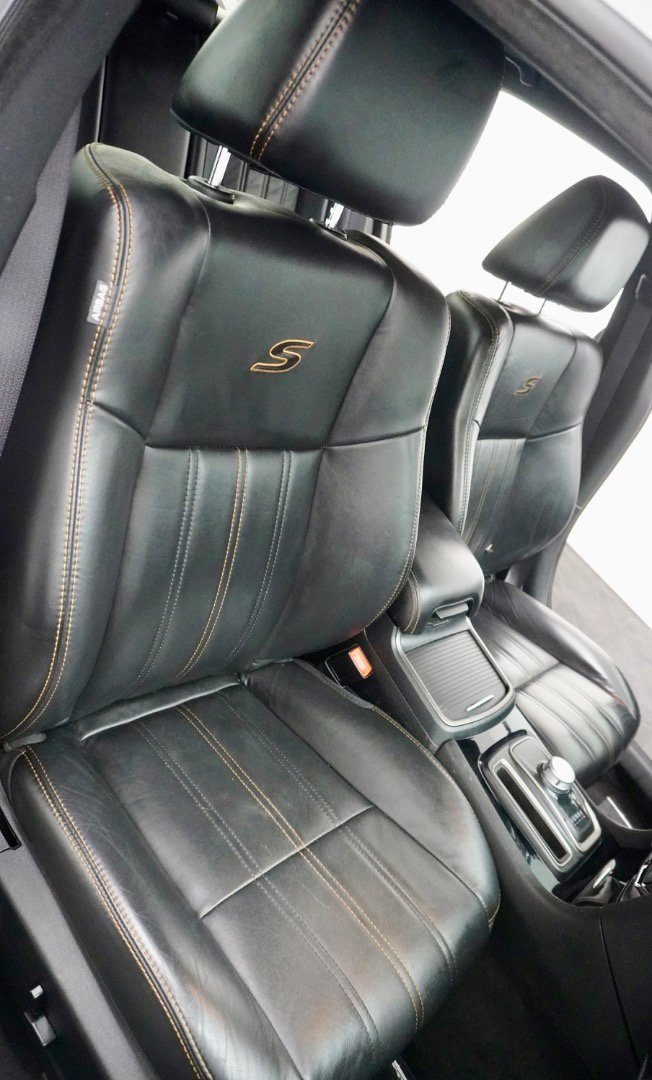 Used 2016 Chrysler 300 S w/ Light Group image 9