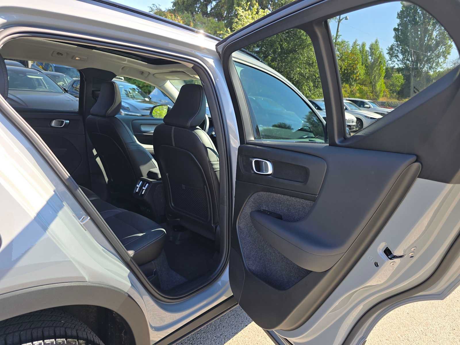 Used 2026 Volvo XC40 B5 Plus w/ Protection Package Premier AWD/4WD image 13