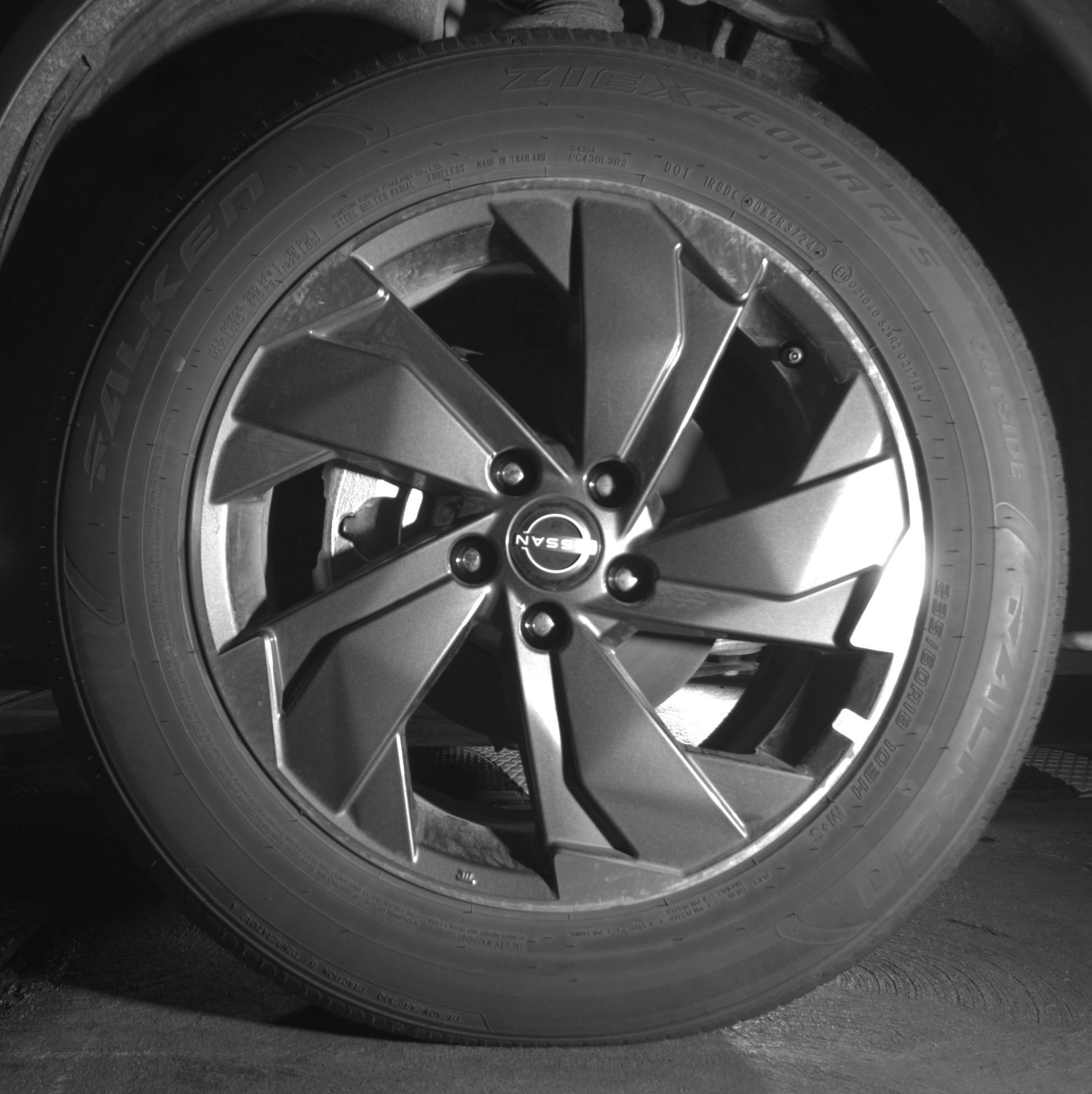 Used 2025 Nissan Rogue SV image 12