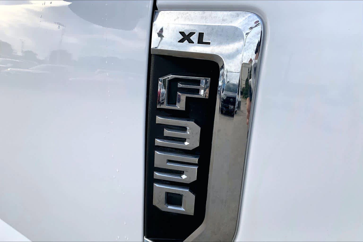 Used 2018 Ford F350 XL w/ Power Equipment Group RWD image 26