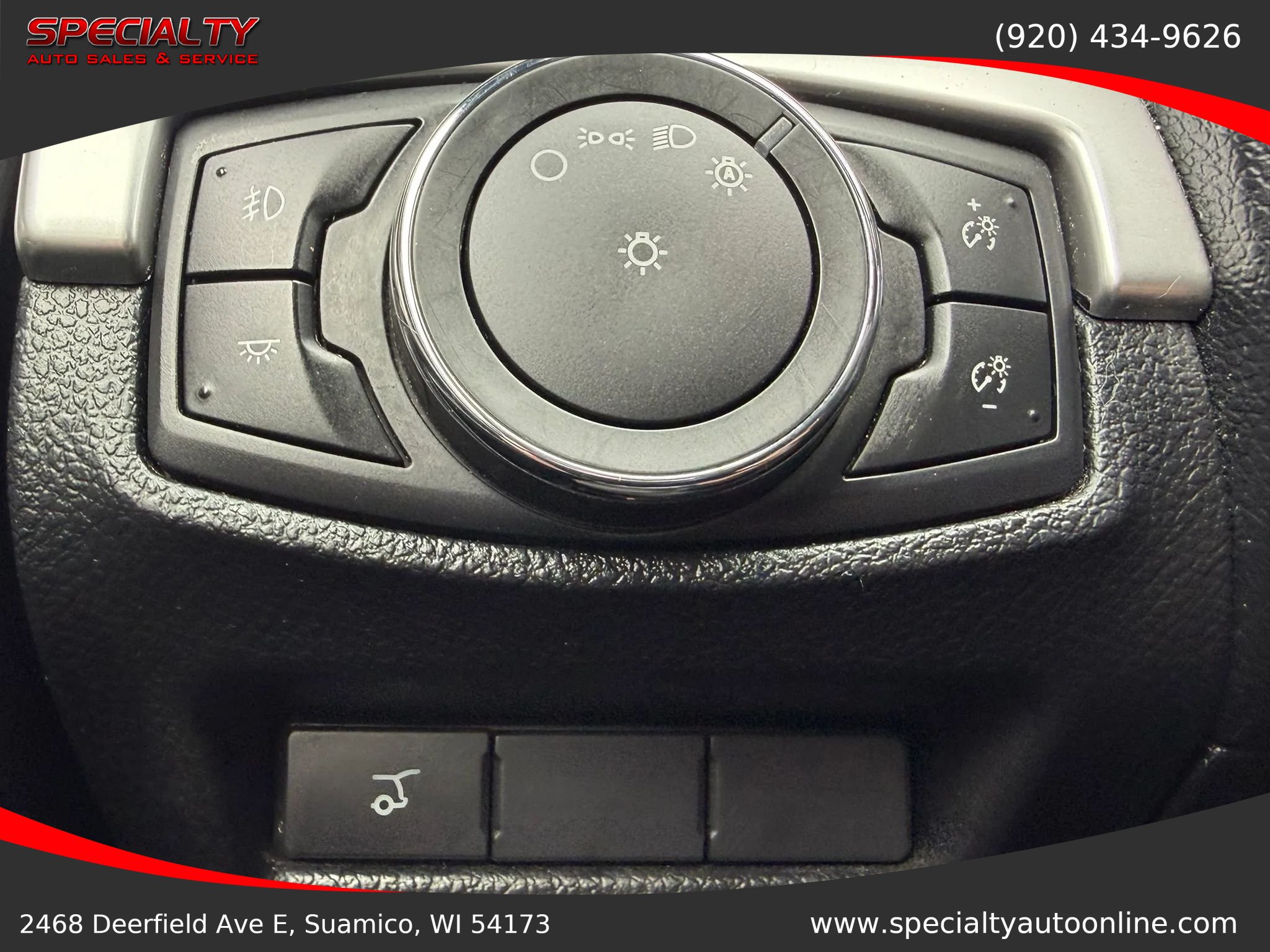 Used 2017 Ford Explorer XLT w/ Equipment Group 201A AWD/4WD image 38