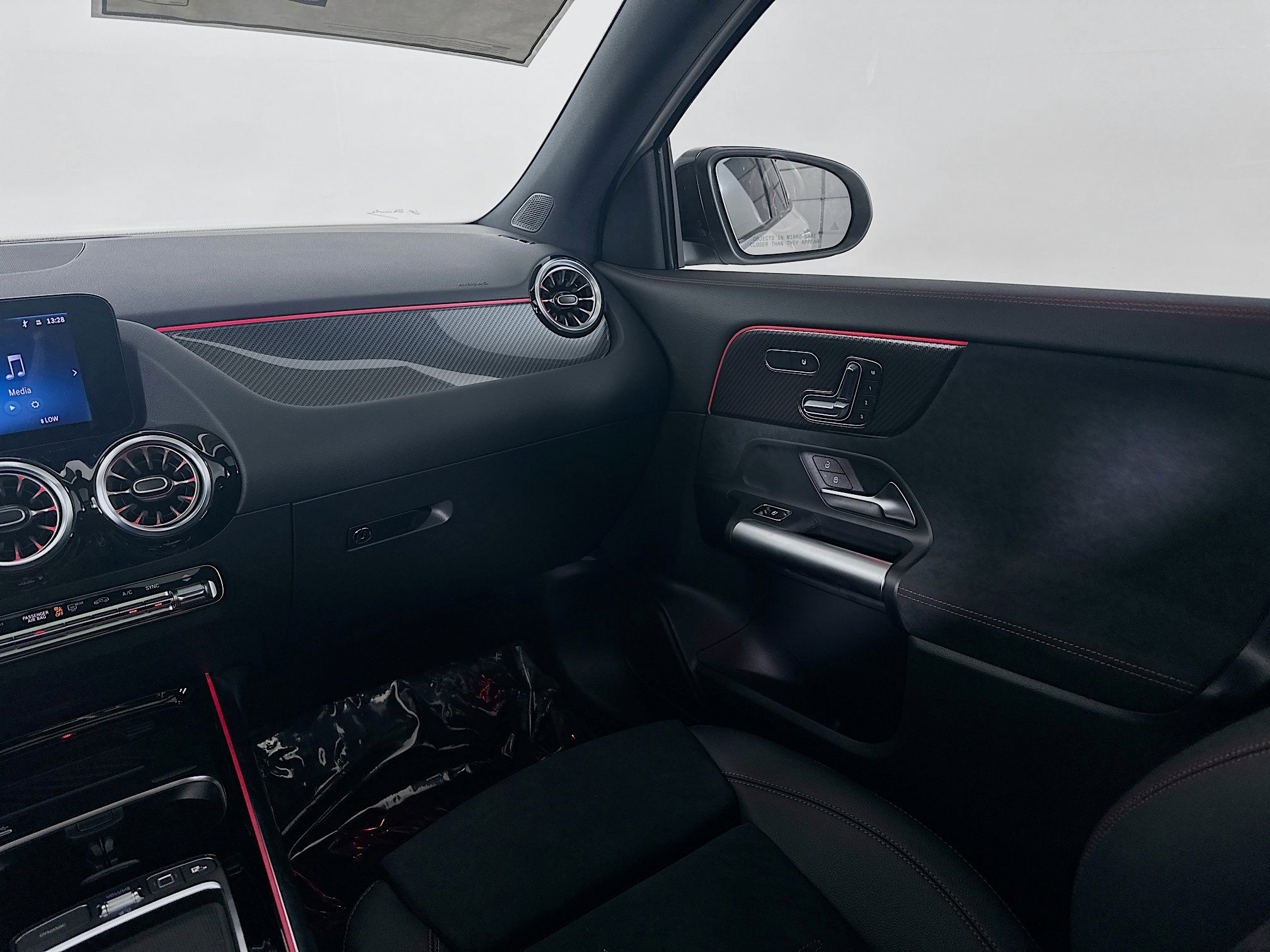 Certified 2025 Mercedes-Benz GLA 250 GLA 250 image 29