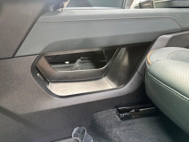 Used 2024 GMC Acadia AT4 w/ Luxury Package image 23