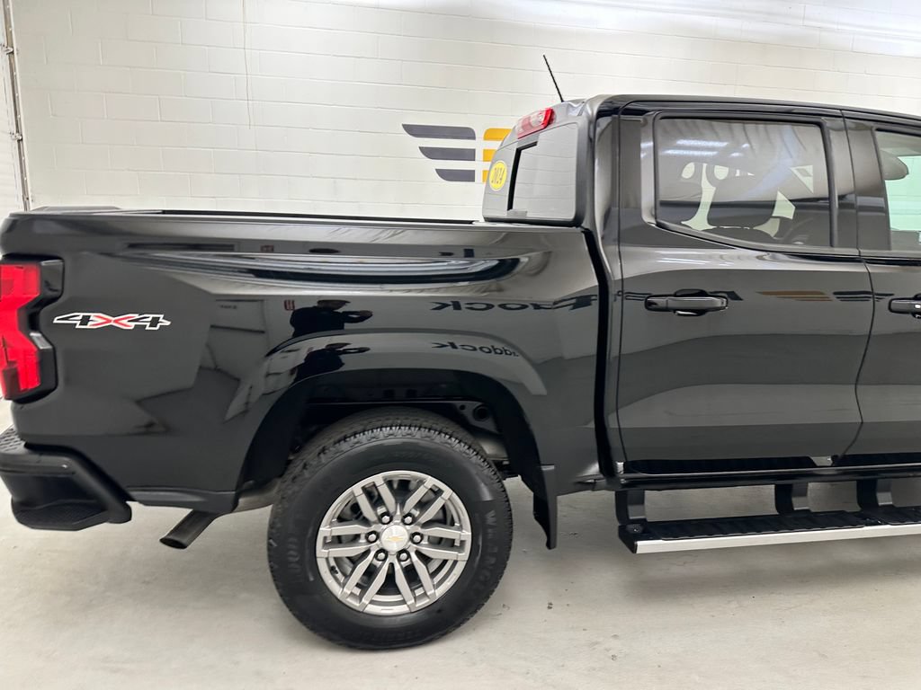 Used 2024 Chevrolet Colorado LT w/ LT Convenience Package AWD/4WD image 8
