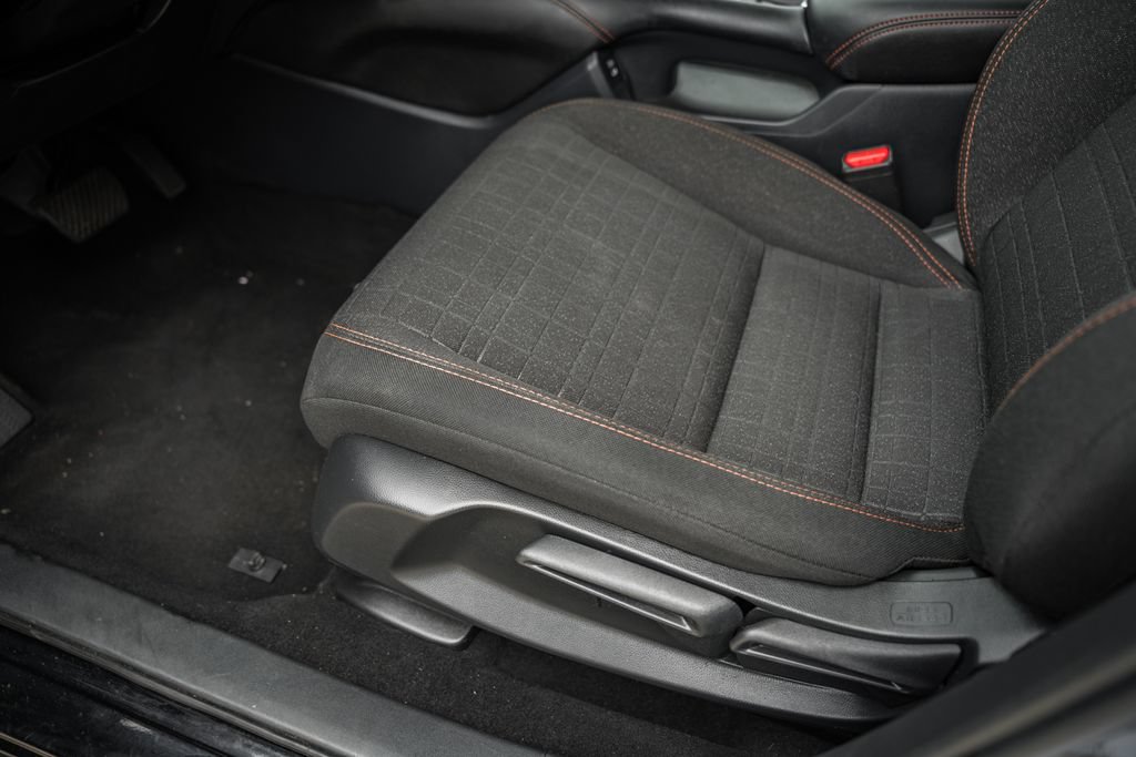 Used 2025 Honda HR-V Sport image 26